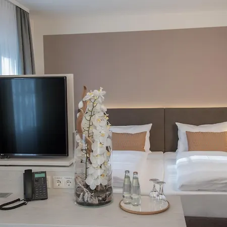 Kurhaus Hotel 3*