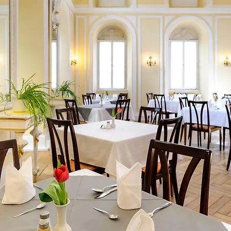 Kurhaus Hotel 3*